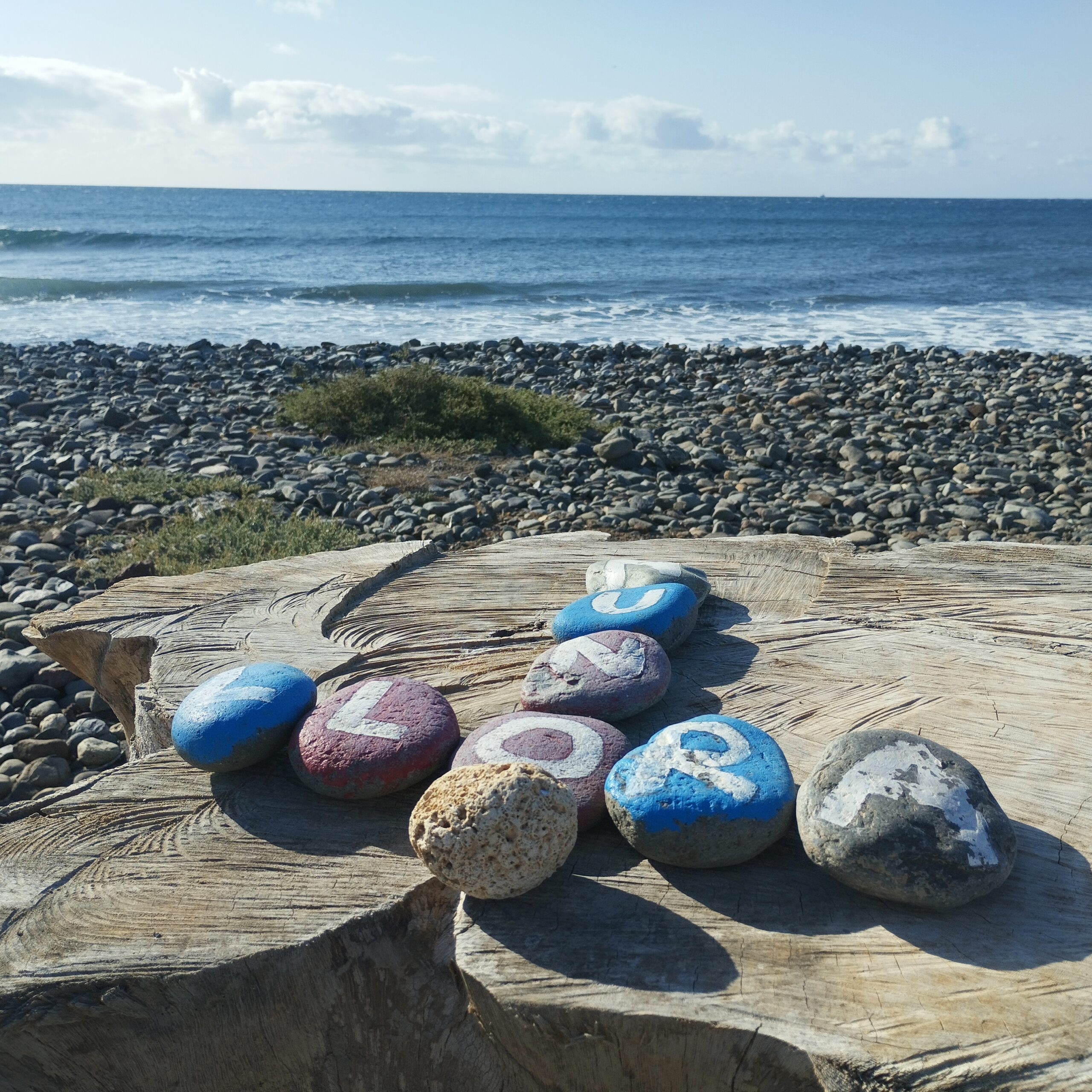 Crafted Wonders on Gran Canaria: Unique Stone Magnets